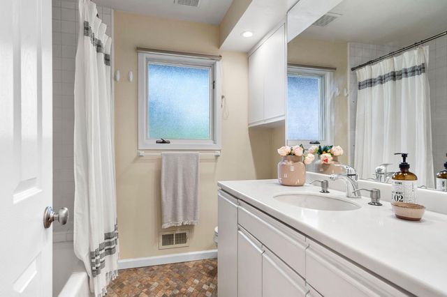 120 Clunie Dr, Sacramento, CA 95864