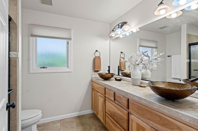 120 Clunie Dr, Sacramento, CA 95864