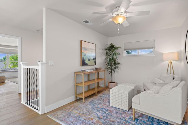 120 Clunie Dr, Sacramento, CA 95864