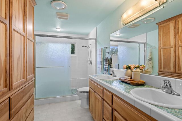 120 Clunie Dr, Sacramento, CA 95864