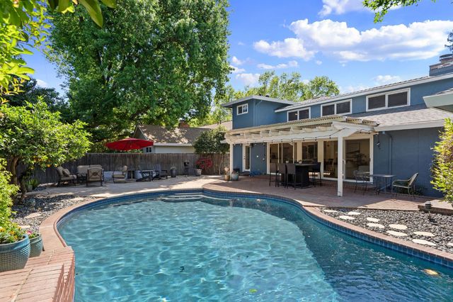 120 Clunie Dr, Sacramento, CA 95864