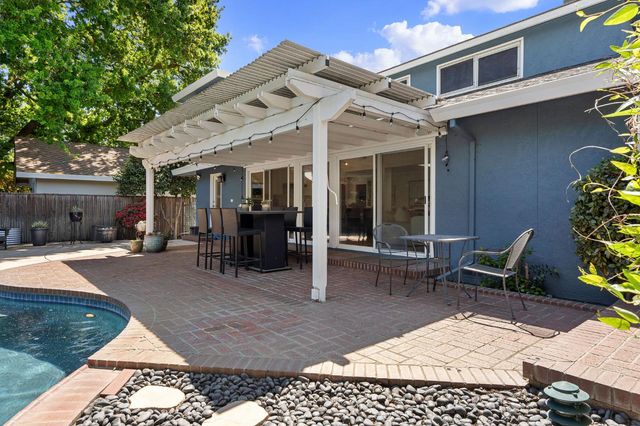 120 Clunie Dr, Sacramento, CA 95864