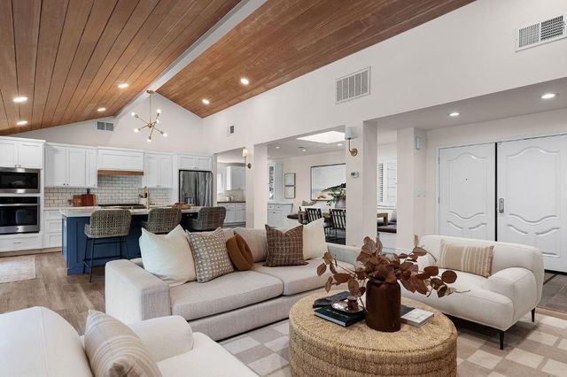 120 Clunie Dr, Sacramento, CA 95864