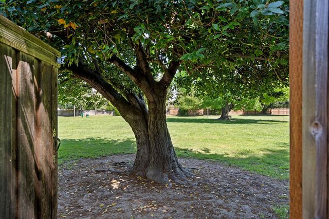 120 Clunie Dr, Sacramento, CA 95864