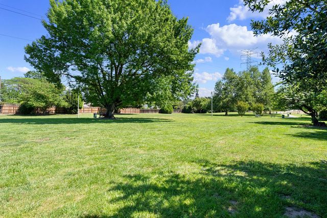 120 Clunie Dr, Sacramento, CA 95864