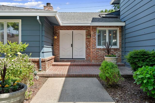 120 Clunie Dr, Sacramento, CA 95864