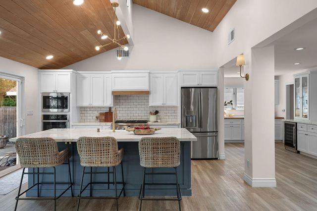 120 Clunie Dr, Sacramento, CA 95864