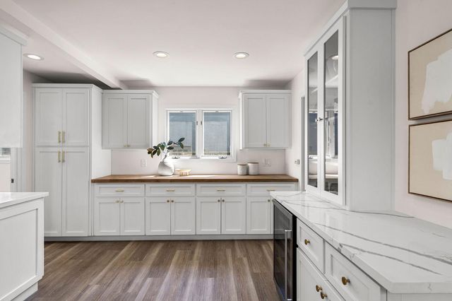 120 Clunie Dr, Sacramento, CA 95864