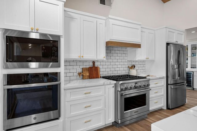 120 Clunie Dr, Sacramento, CA 95864