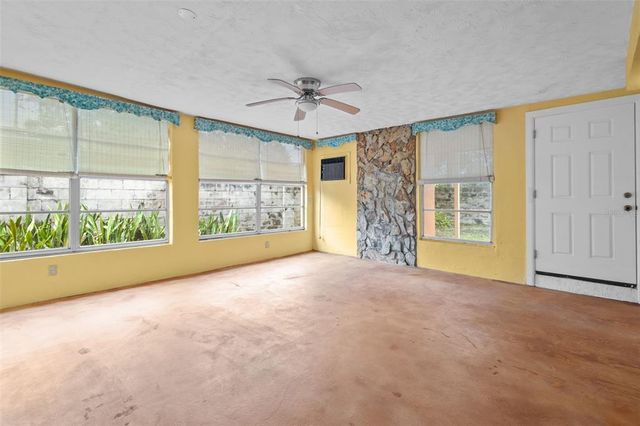 3220 LANCASTER LANE, Tampa, FL 33619