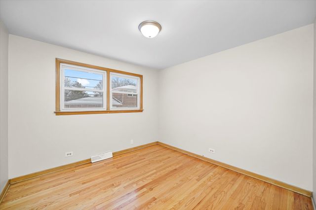 16049 Minerva Avenue, South Holland, IL 60473