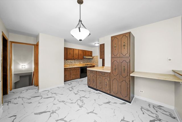 16049 Minerva Avenue, South Holland, IL 60473