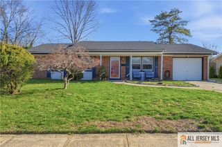 6 Hunterdon Avenue, Monroe, NJ 08831