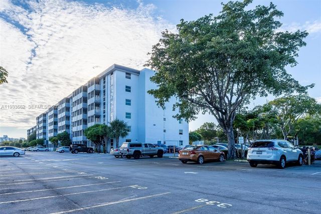 16851 NE 23rd Ave A308, North Miami Beach, FL 33160