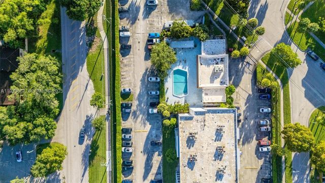 16851 NE 23rd Ave A308, North Miami Beach, FL 33160