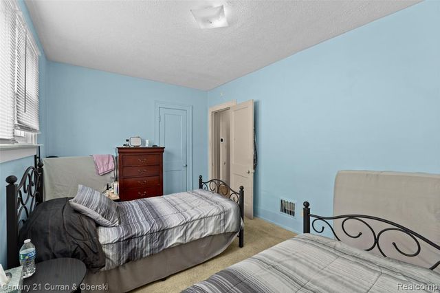 6022-6028 Appoline, Dearborn, MI 48126