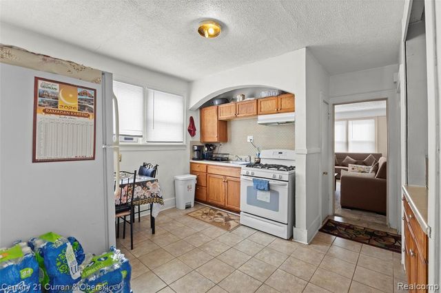 6022-6028 Appoline, Dearborn, MI 48126