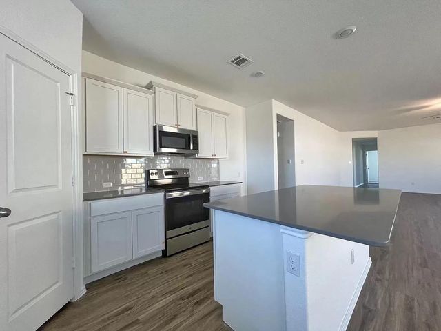 104 Ulmus ST, Hutto, TX 78634