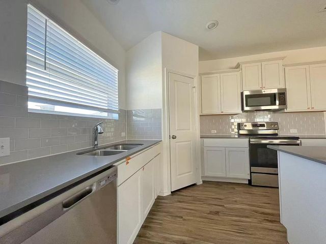 104 Ulmus ST, Hutto, TX 78634