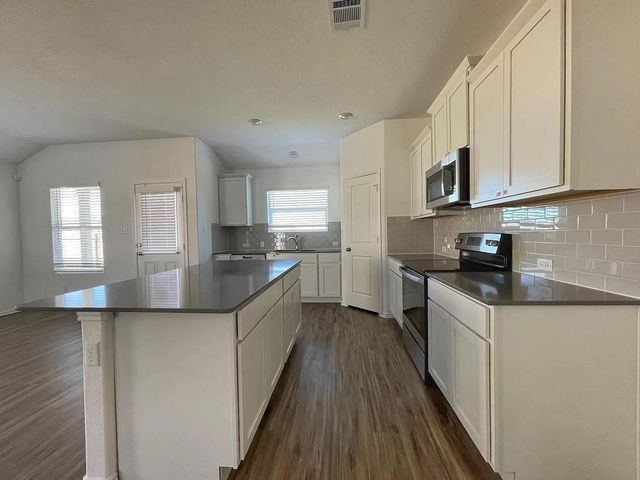 104 Ulmus ST, Hutto, TX 78634