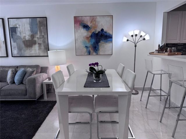 3301 N Country Club Dr 104, Aventura, FL 33180