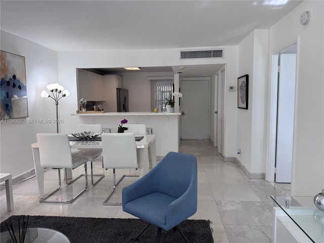 3301 N Country Club Dr 104, Aventura, FL 33180