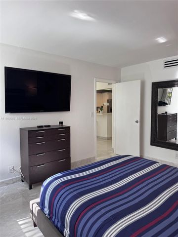 3301 N Country Club Dr 104, Aventura, FL 33180