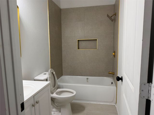 2910 Birmingham Avenue, Dallas, TX 75215