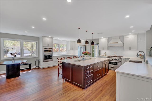 26 Peachtree Lane, Mount Sinai, NY 11766