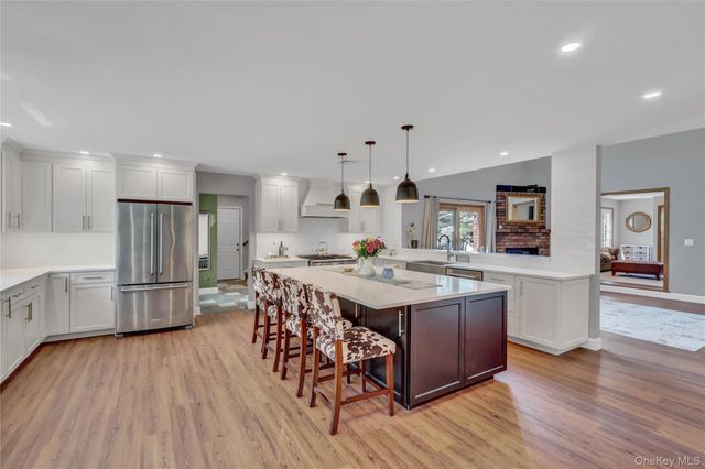 26 Peachtree Lane, Mount Sinai, NY 11766