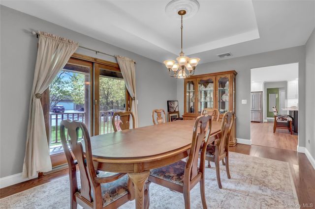 26 Peachtree Lane, Mount Sinai, NY 11766
