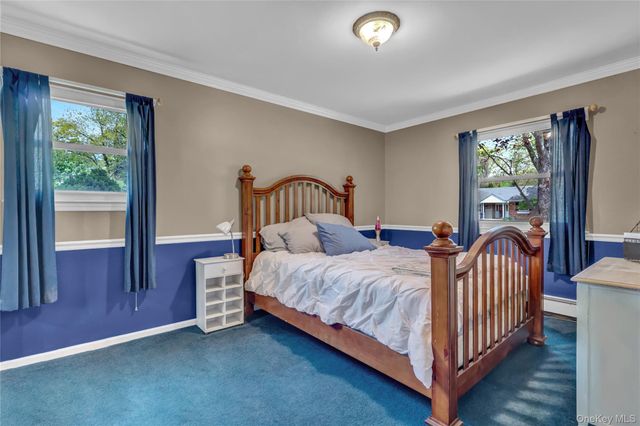 26 Peachtree Lane, Mount Sinai, NY 11766
