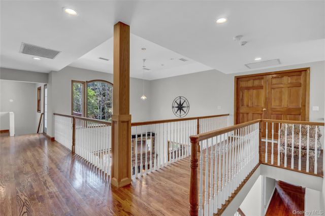 26 Peachtree Lane, Mount Sinai, NY 11766