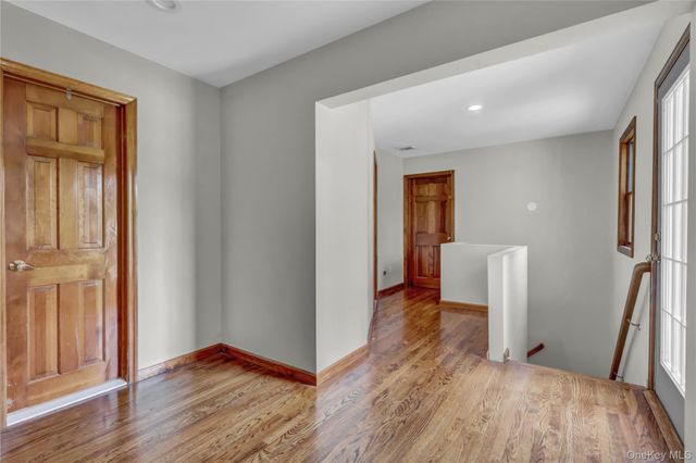 26 Peachtree Lane, Mount Sinai, NY 11766