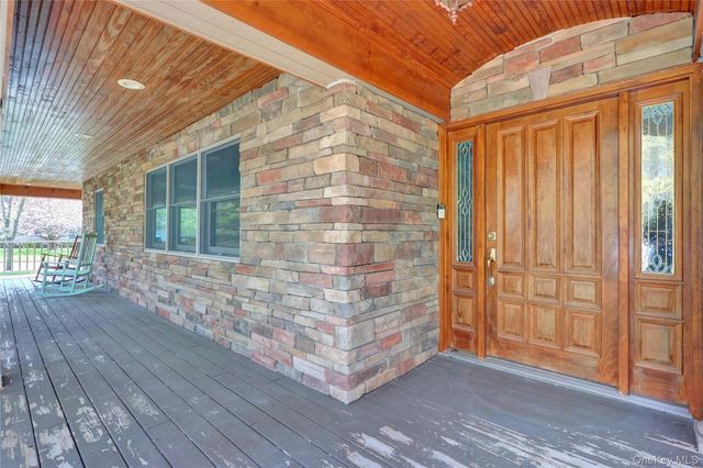 26 Peachtree Lane, Mount Sinai, NY 11766
