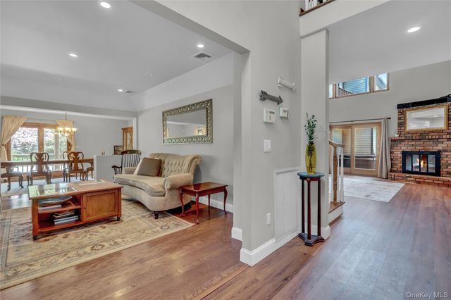 26 Peachtree Lane, Mount Sinai, NY 11766