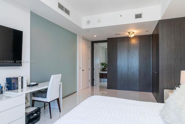 1100 Biscayne Blvd 4103, Miami, FL 33132