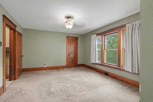 1117 State Street, Cedar Falls, IA 50613