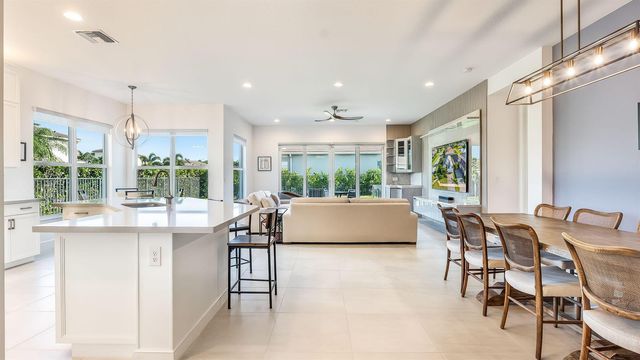 7887 Waterford Isles Lane, Delray Beach, FL 33446