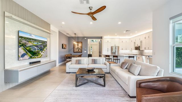 7887 Waterford Isles Lane, Delray Beach, FL 33446