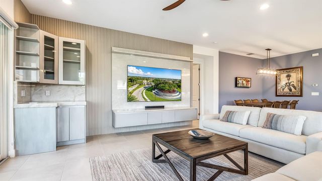 7887 Waterford Isles Lane, Delray Beach, FL 33446
