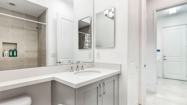 7887 Waterford Isles Lane, Delray Beach, FL 33446