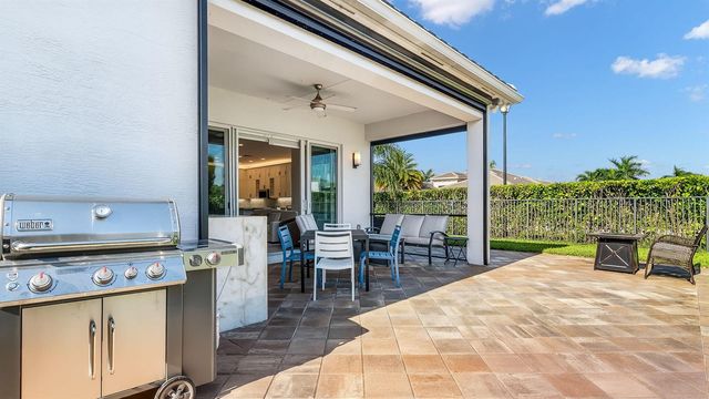 7887 Waterford Isles Lane, Delray Beach, FL 33446