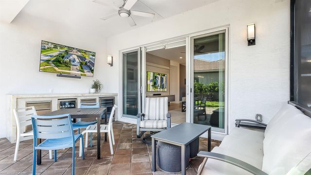 7887 Waterford Isles Lane, Delray Beach, FL 33446