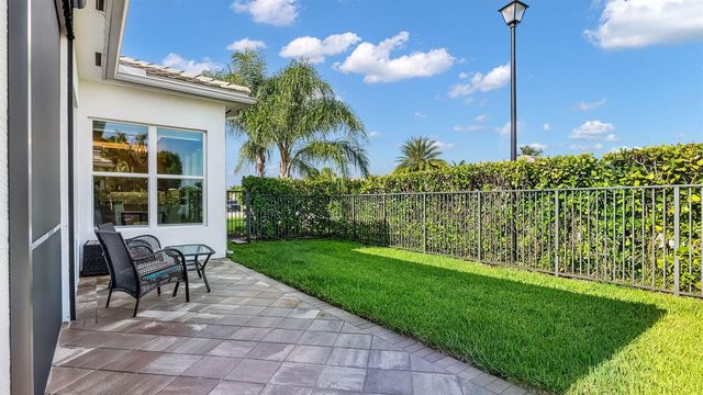 7887 Waterford Isles Lane, Delray Beach, FL 33446