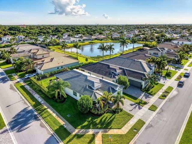 7887 Waterford Isles Lane, Delray Beach, FL 33446