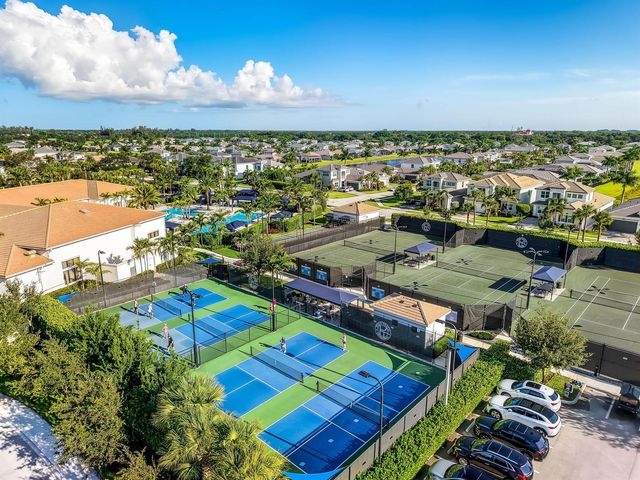 7887 Waterford Isles Lane, Delray Beach, FL 33446
