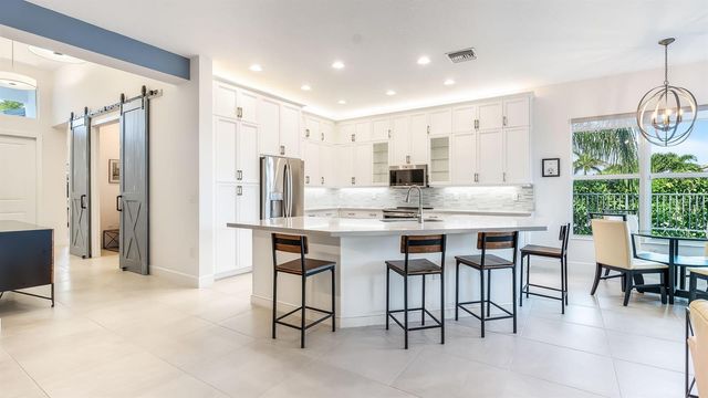 7887 Waterford Isles Lane, Delray Beach, FL 33446