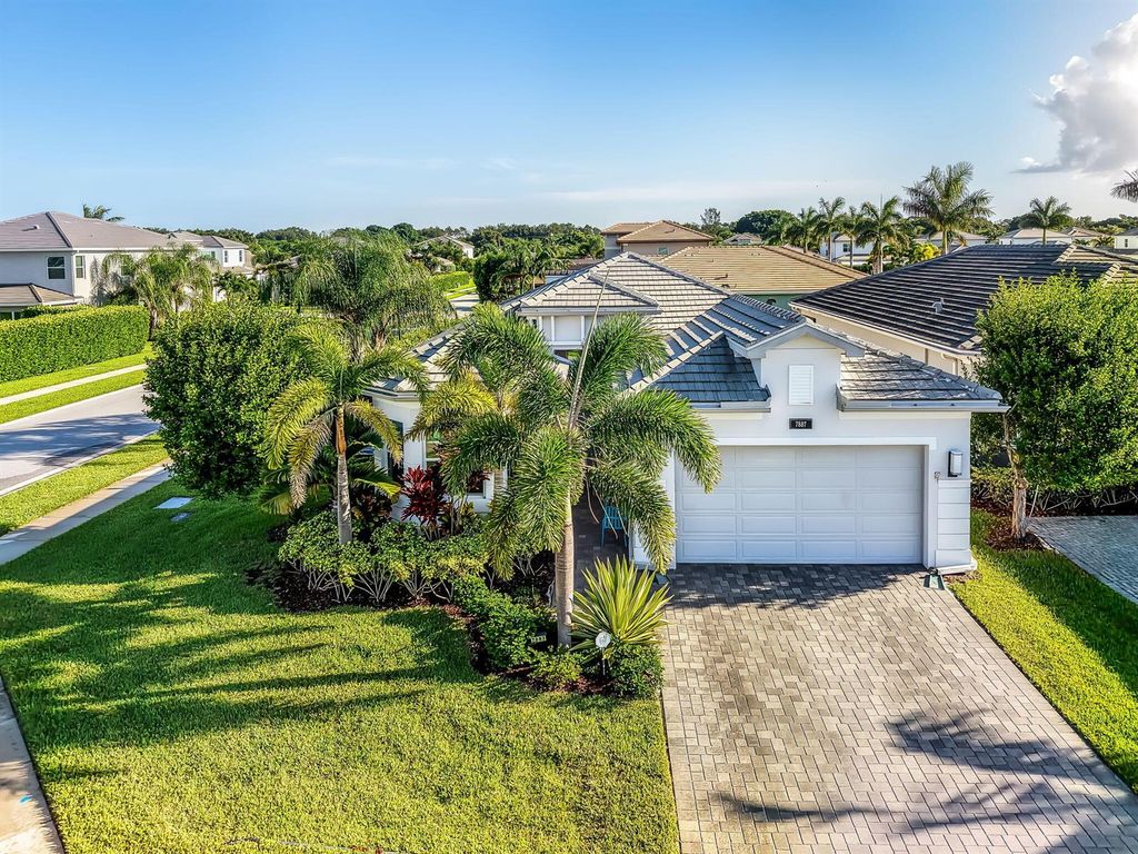 7887 Waterford Isles Lane, Delray Beach, FL 33446