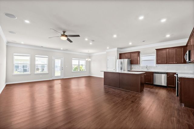 3722 Pelham Wood Dr, Murfreesboro, TN 37128